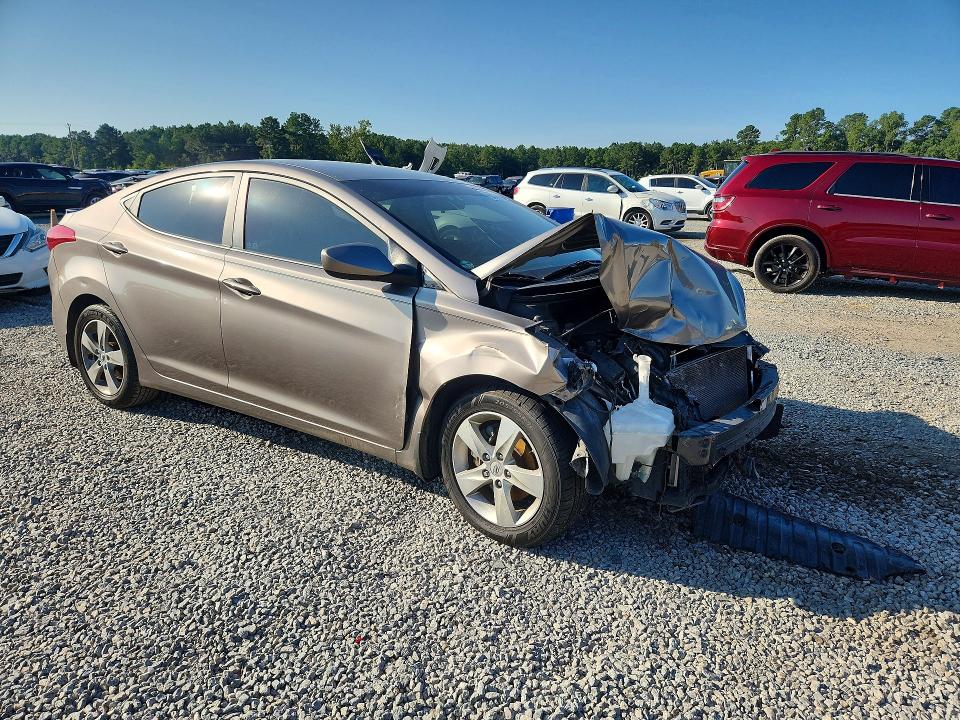 Photo 4 from auction – 2012 HYUNDAI ELANTRA with VIN 5NPDH4AE3CH144869