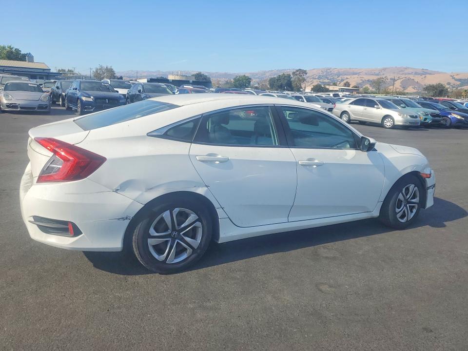 Снимка 3 от търг – 2017 HONDA CIVIC с VIN 19XFC2F67HE217654