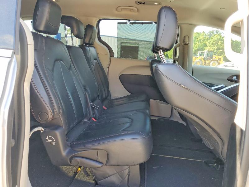 Photo 11 from auction – 2018 CHRYSLER PACIFICA with VIN 2C4RC1BG2JR112255