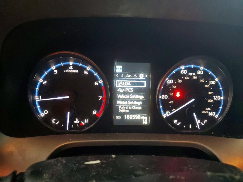 Photo 9 from auction – 2018 TOYOTA RAV4 with VIN JTMZFREV3JJ726834