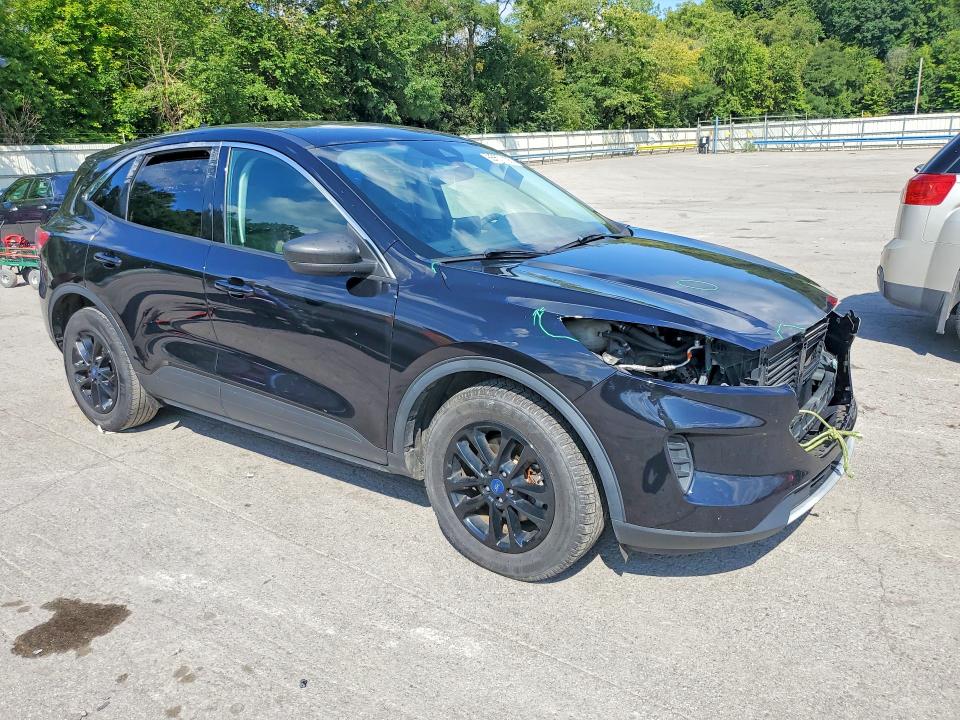 Photo 4 from auction – 2022 FORD ESCAPE with VIN 1FMCU0G67NUA48103