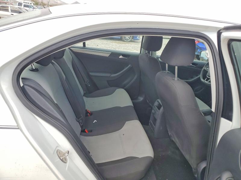 Photo 10 from auction – 2017 VOLKSWAGEN JETTA with VIN 3VW2B7AJ5HM214667