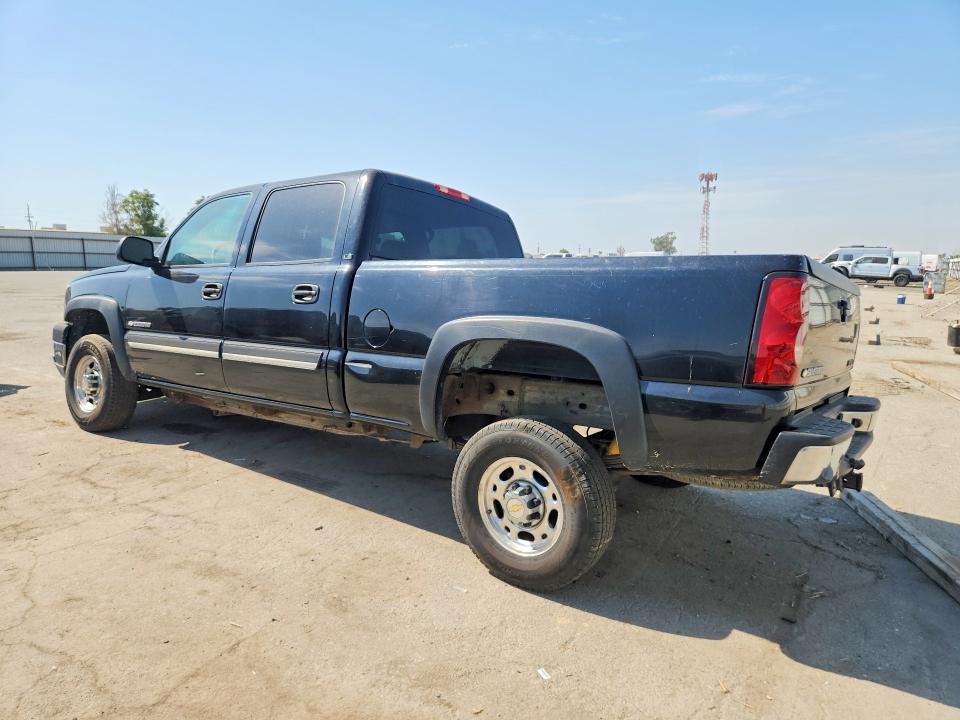 Photo 2 from auction – 2005 CHEVROLET SILVERADO with VIN 1GCHC23U95F865414