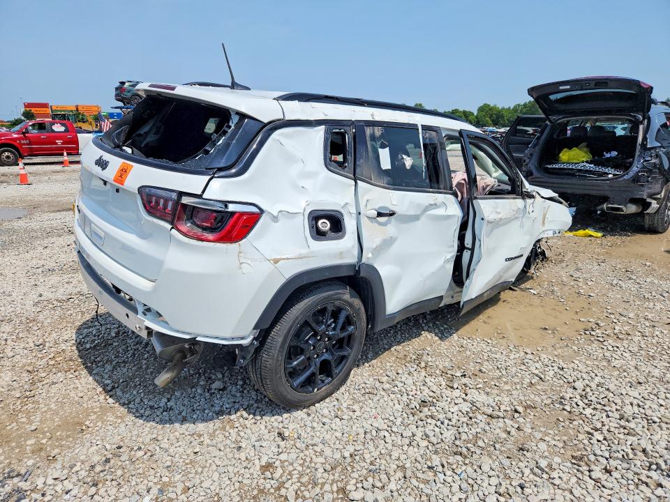 Photo 3 from auction – 2025 JEEP COMPASS with VIN 3C4NJDBN7ST617713