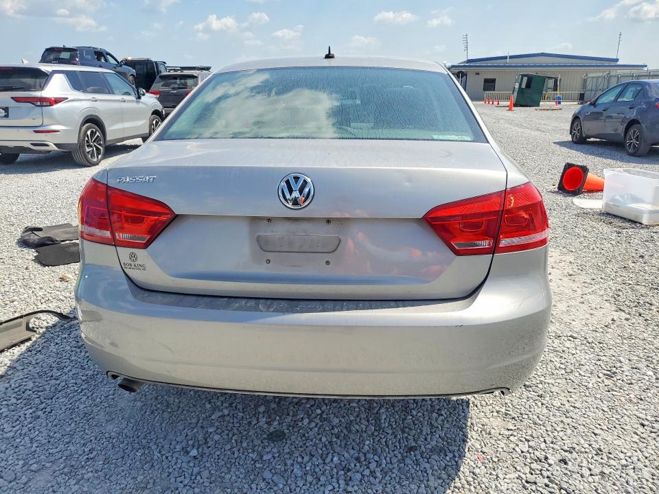 Photo 6 from auction – 2013 VOLKSWAGEN PASSAT with VIN 1VWAP7A33DC009794