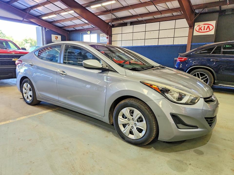 Photo 4 from auction – 2016 HYUNDAI ELANTRA with VIN 5NPDH4AE6GH744128