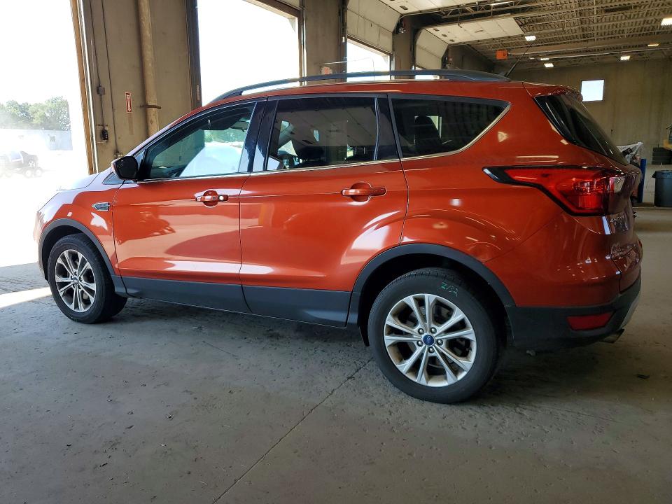 Photo 2 from auction – 2019 FORD ESCAPE with VIN 1FMCU9HDXKUC30231