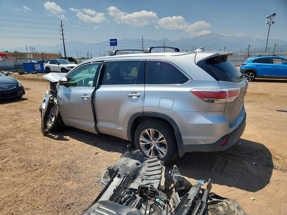 Photo 2 from auction – 2015 TOYOTA HIGHLANDER with VIN 5TDJKRFH9FS183114