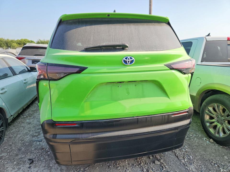 Photo 6 from auction – 2024 TOYOTA SIENNA with VIN 5TDKRKEC0RS216034