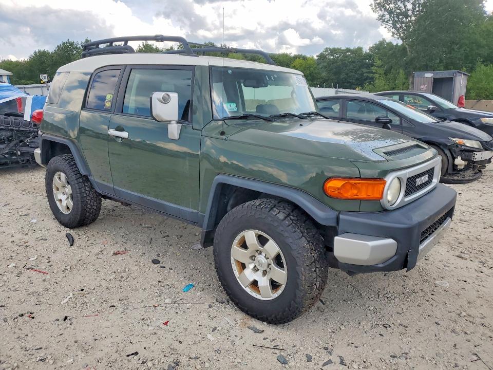 Photo 4 from auction – 2010 TOYOTA FJ CRUISER with VIN JTEBU4BF7AK083580
