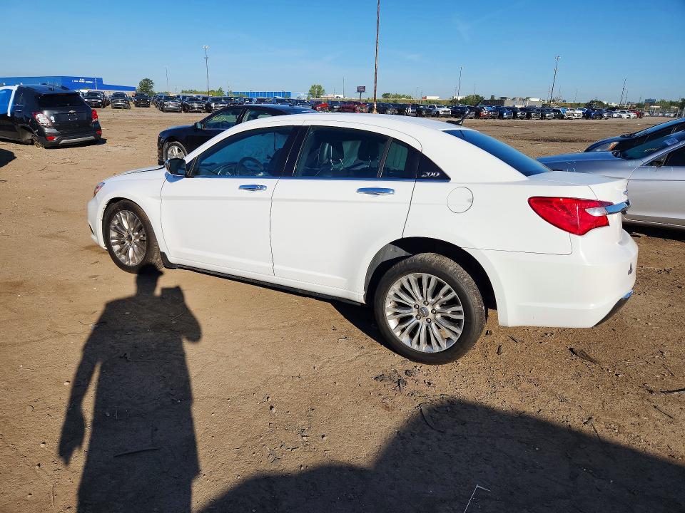 Photo 2 from auction – 2012 CHRYSLER 200 with VIN 1C3CCBCG0CN327079