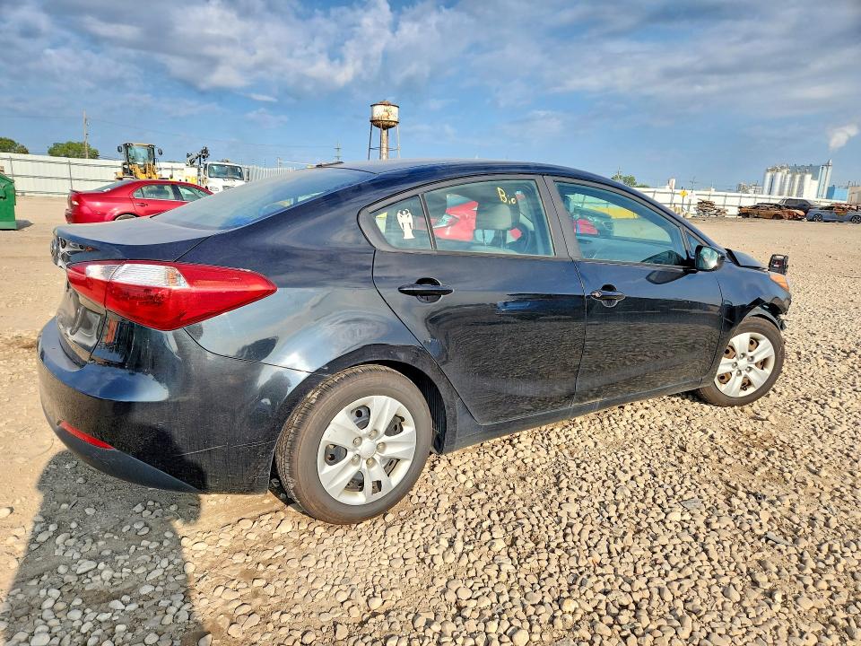 Фото 3 с аукциона – 2015 KIA FORTE с VIN KNAFK4A66F5285665