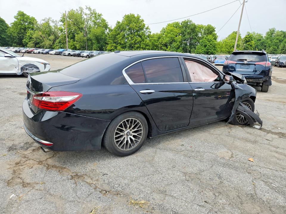 Photo 3 from auction – 2016 HONDA ACCORD with VIN 1HGCR2F71GA160204