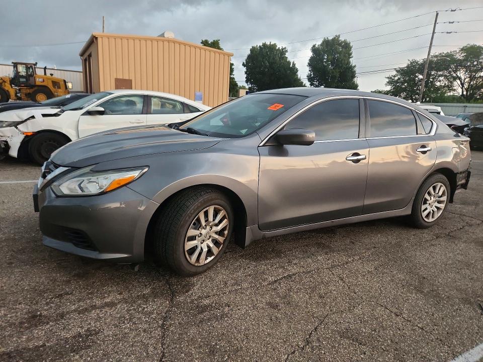NISSAN ALTIMA 2017 with VIN 1N4AL3AP2HC141872 - Photo from auction