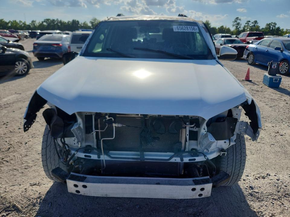 Photo 5 from auction – 2024 TOYOTA 4RUNNER with VIN JTEMU5JR0R6249596