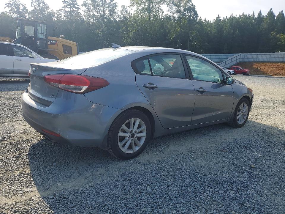 Photo 3 from auction – 2017 KIA FORTE with VIN 3KPFL4A75HE016606