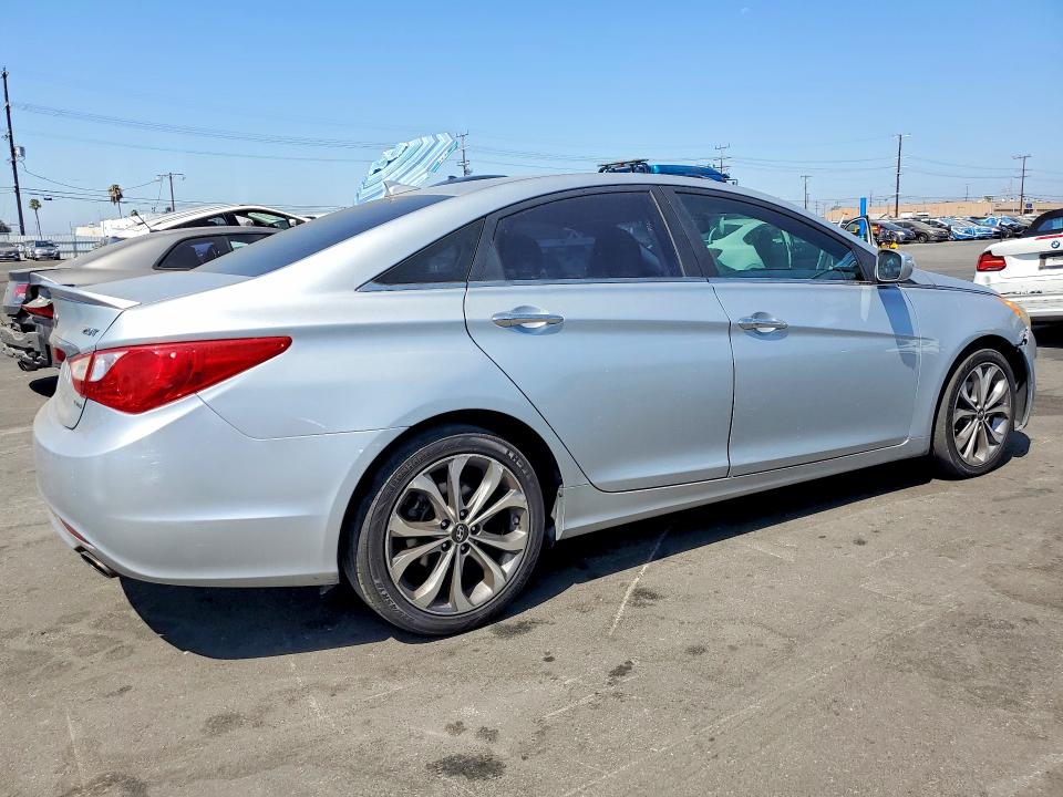 Photo 3 from auction – 2013 HYUNDAI SONATA with VIN 5NPEC4AB2DH634259