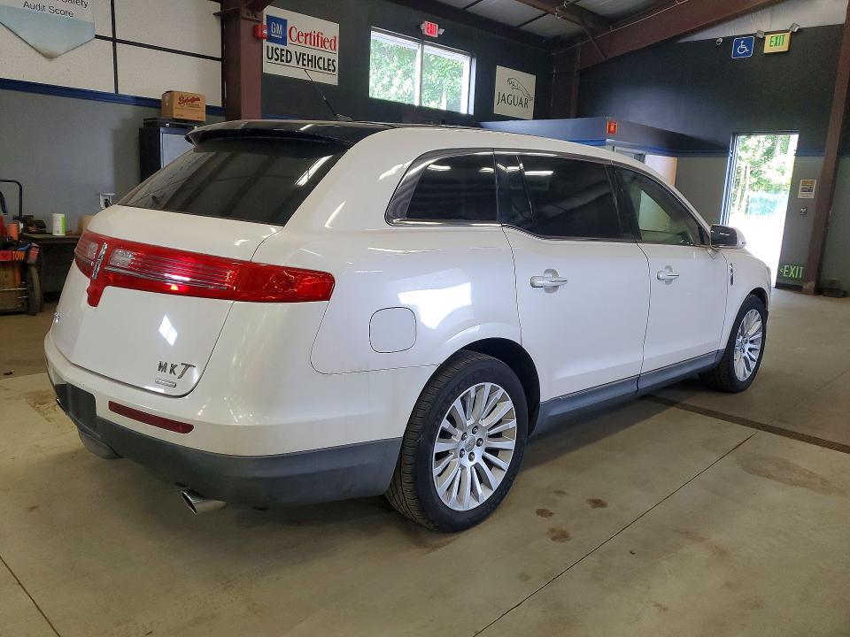 Photo 3 from auction – 2012 LINCOLN MKT with VIN 2LMHJ5AT4CBL50207