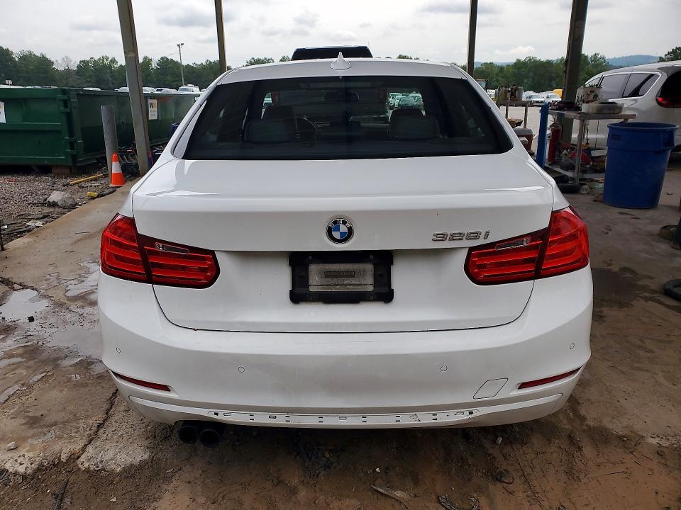 Photo 6 from auction – 2015 BMW 328 with VIN WBA3A5G53FNS89845