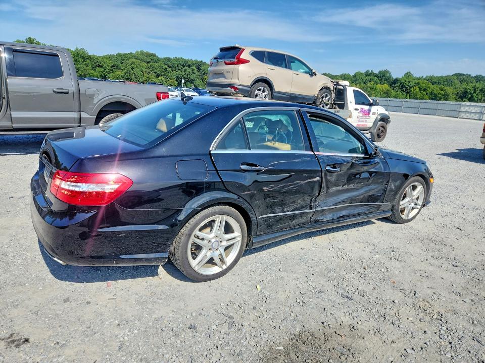 Zdjęcie 3 z aukcji – 2013 MERCEDES-BENZ E z VIN WDDHF5KB0DA683241