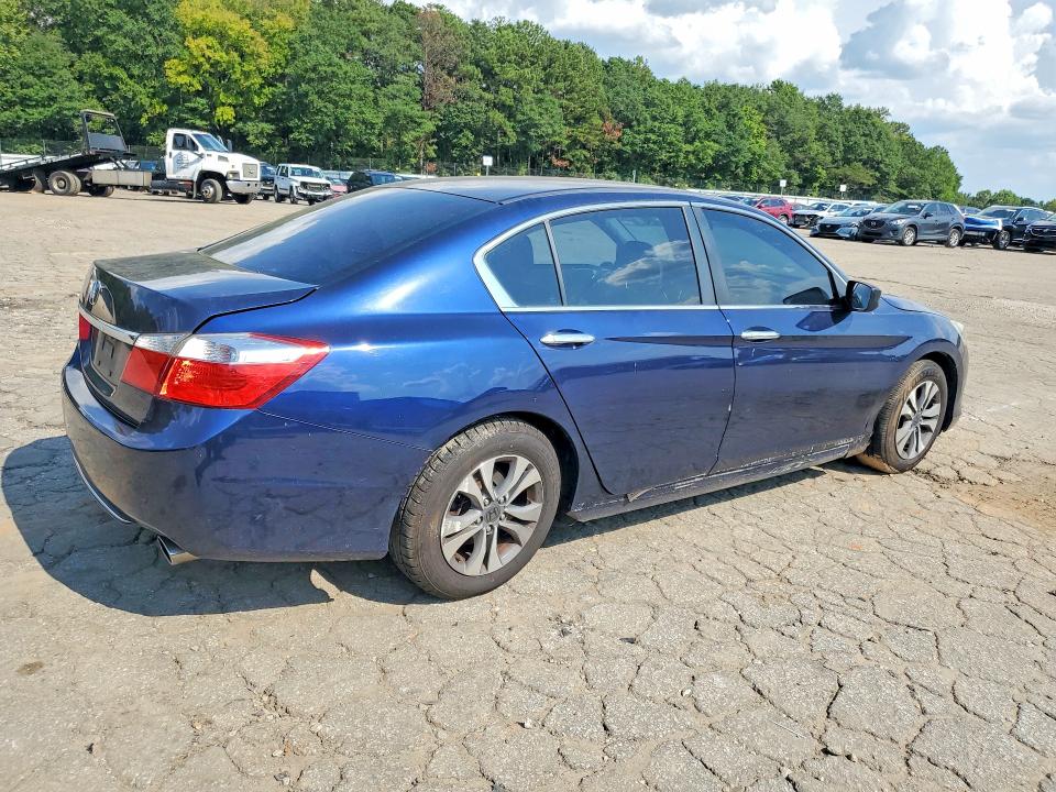 Photo 3 from auction – 2015 HONDA ACCORD with VIN 1HGCR2F39FA192295