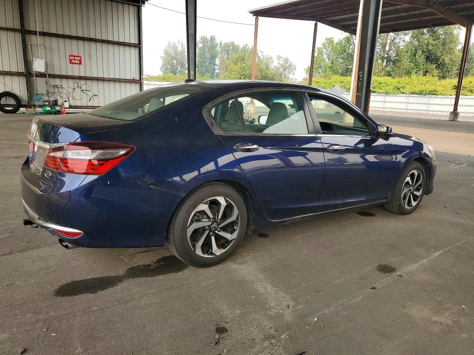 Photo 3 from auction – 2017 HONDA ACCORD with VIN 1HGCR2F85HA112196