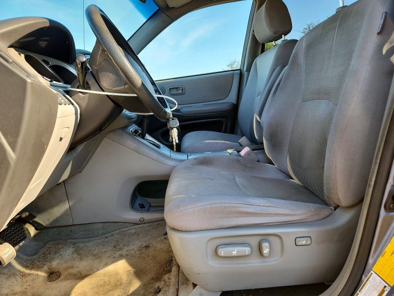 Photo 7 from auction – 2004 TOYOTA HIGHLANDER with VIN JTEEP21A940007678