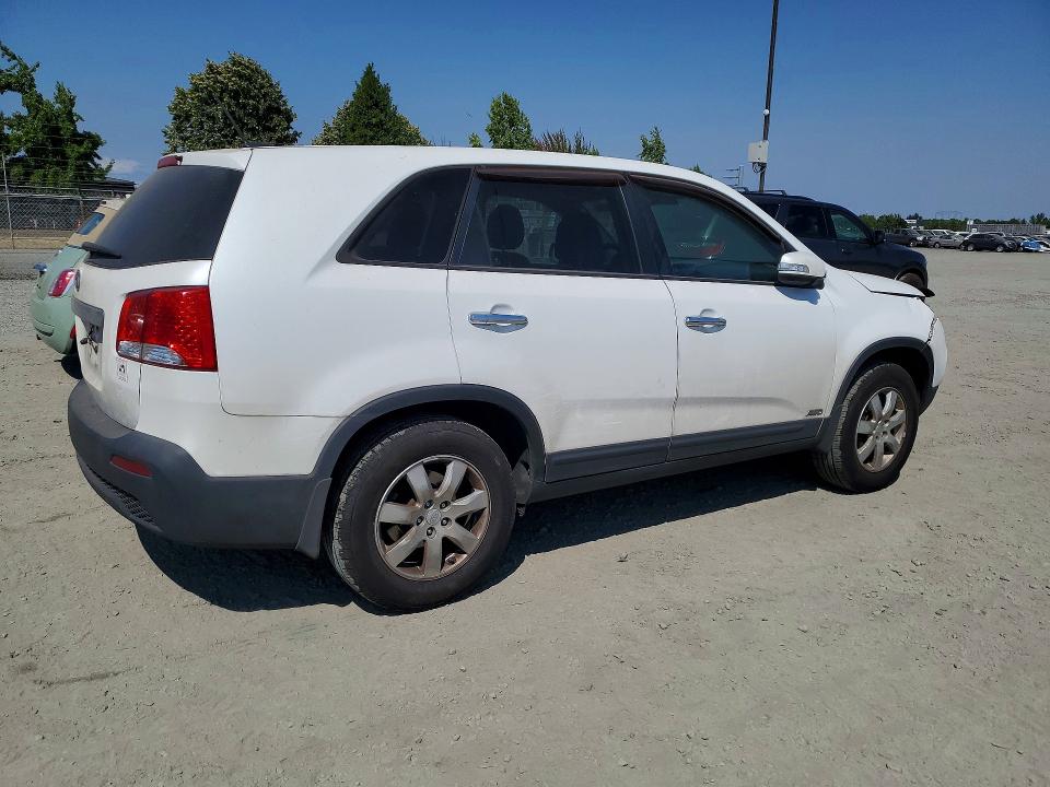 Photo 3 from auction – 2011 KIA SORENTO with VIN 5XYKTCA17BG007422