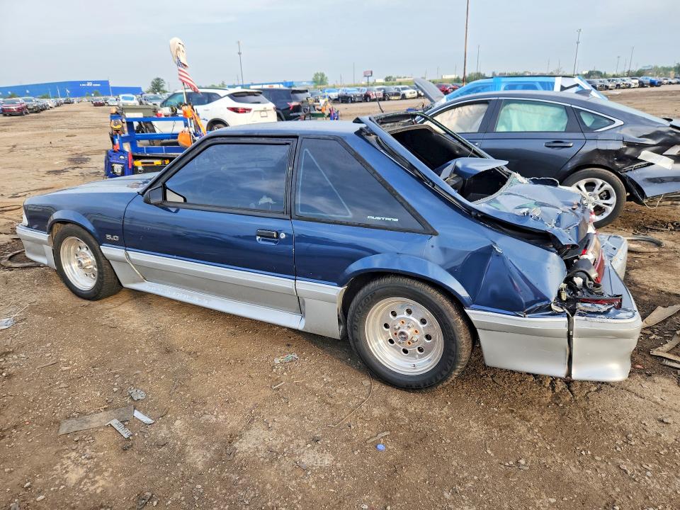 Photo 2 from auction – 1987 FORD MUSTANG with VIN 1FABP42E7HF234154