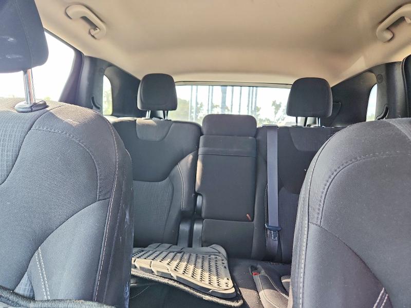 Photo 10 from auction – 2015 JEEP CHEROKEE with VIN 1C4PJLCB4FW542086