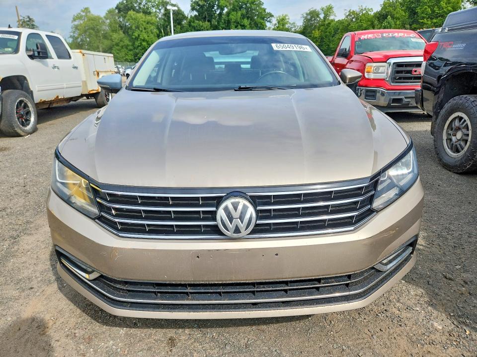 Photo 5 from auction – 2016 VOLKSWAGEN PASSAT with VIN 1VWCT7A39GC031632