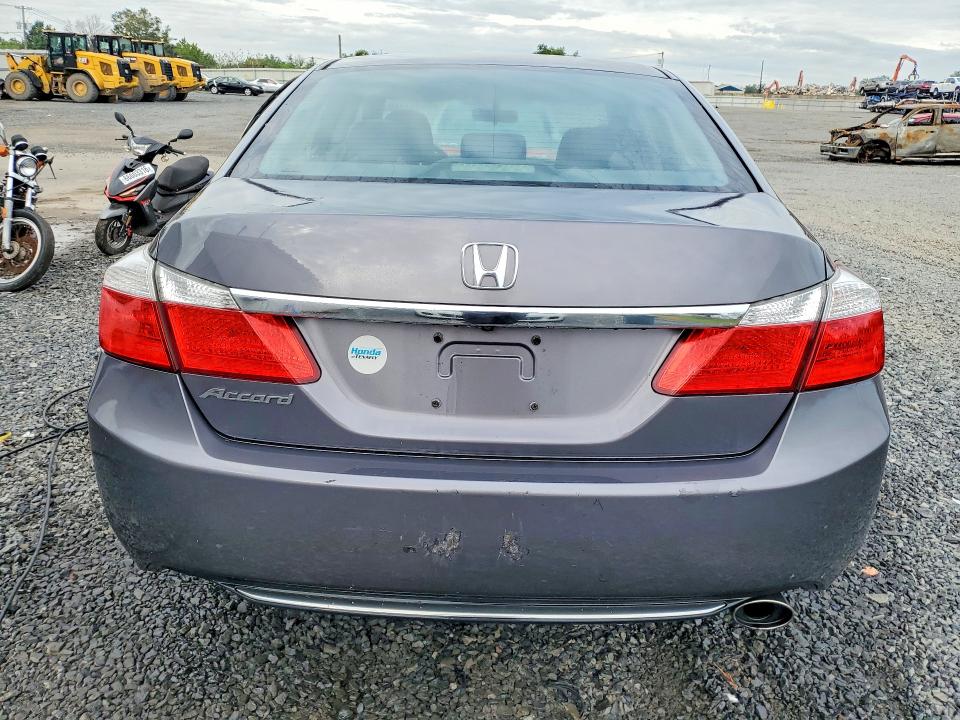 Photo 6 from auction – 2015 HONDA ACCORD with VIN 1HGCR2F38FA267116