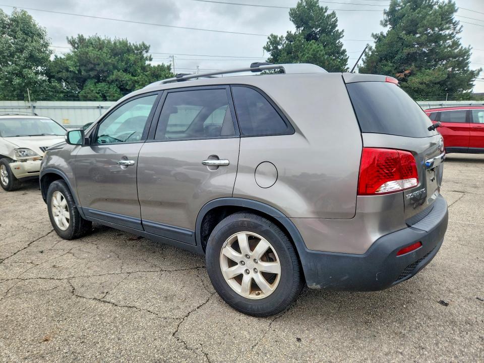 Photo 2 from auction – 2011 KIA SORENTO with VIN 5XYKT3A17BG171365