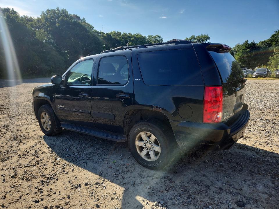 Photo 2 from auction – 2011 GMC YUKON with VIN 1GKS2CE09BR351733