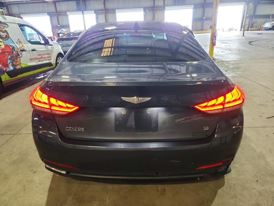 Photo 6 from auction – 2015 HYUNDAI GENESIS with VIN KMHGN4JEXFU014633