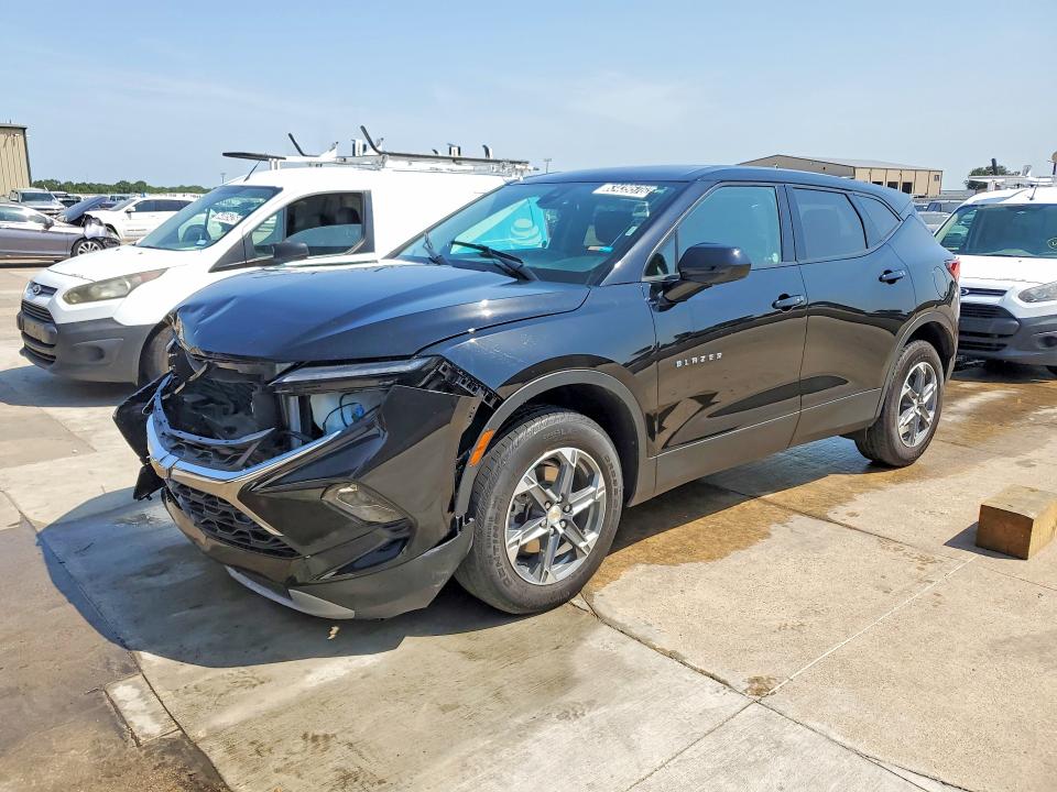 CHEVROLET BLAZER 2025 with VIN 3GNKBCR47SS199450 - Photo from auction