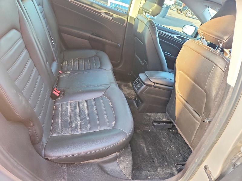 Photo 10 from auction – 2016 FORD FUSION with VIN 3FA6P0PU3GR163305