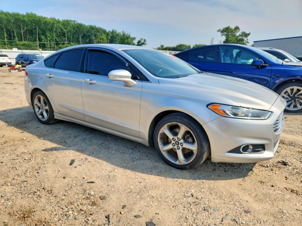 Photo 4 from auction – 2016 FORD FUSION with VIN 3FA6P0HD3GR390279