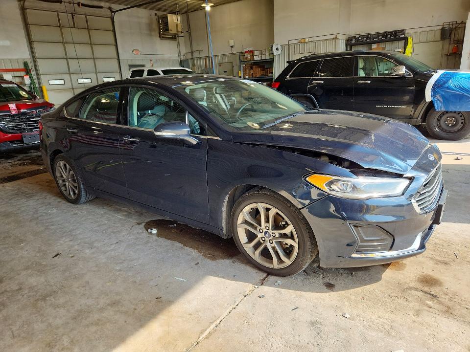 Photo 4 from auction – 2020 FORD FUSION with VIN 3FA6P0CD9LR188810
