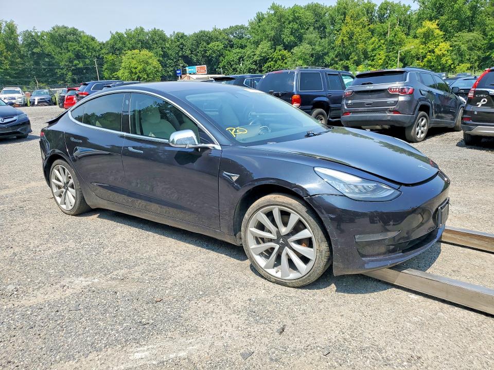 Photo 4 from auction – 2018 TESLA MODEL 3 with VIN 5YJ3E1EB0JF097072