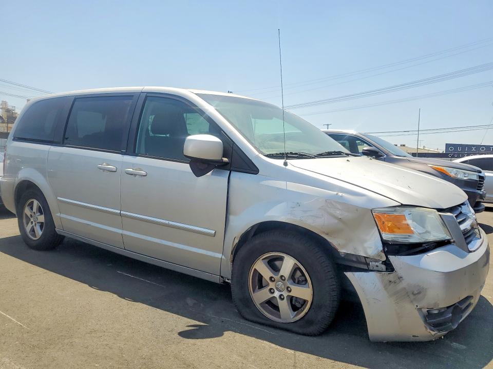 Photo 4 from auction – 2008 DODGE GRAND CARAVAN with VIN 1D8HN54P48B167228