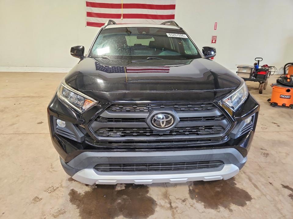 Photo 5 from auction – 2019 TOYOTA RAV4 with VIN 2T3J1RFV6KW049839