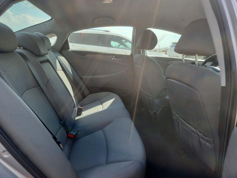 Photo 10 from auction – 2012 HYUNDAI SONATA with VIN KMHEC4A41CA023724