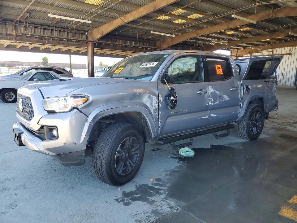 TOYOTA TACOMA 2018 with VIN 3TMAZ5CN4JM069769 - Photo from auction