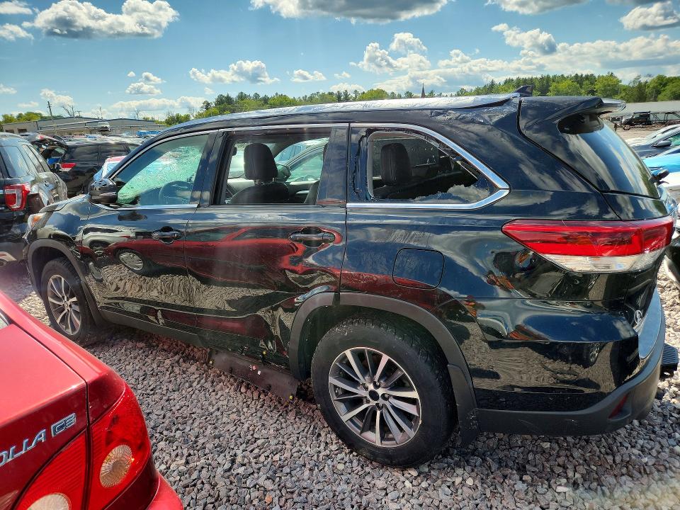 Photo 2 from auction – 2019 TOYOTA HIGHLANDER with VIN 5TDJZRFH7KS589429