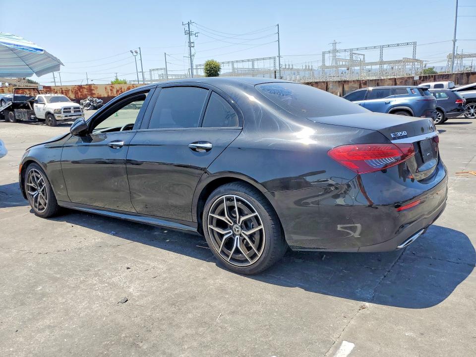 Photo 2 from auction – 2022 MERCEDES-BENZ E with VIN W1KZF8DB1NB059141