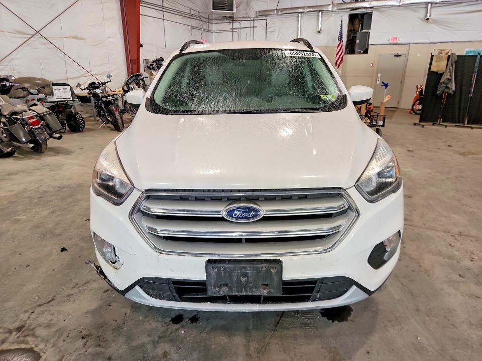 Photo 5 from auction – 2018 FORD ESCAPE with VIN 1FMCU9HD7JUC66179
