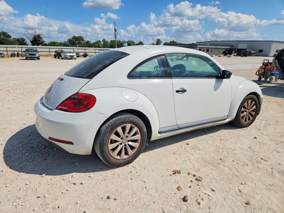Photo 3 from auction – 2016 VOLKSWAGEN BEETLE with VIN 3VWF17AT8GM606210