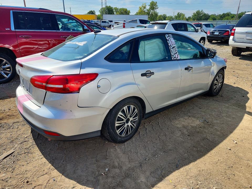 Photo 3 from auction – 2016 FORD FOCUS with VIN 1FADP3E26GL356864