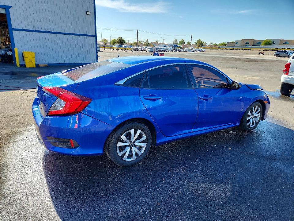 Photo 3 from auction – 2020 HONDA CIVIC with VIN 2HGFC2F6XLH550784
